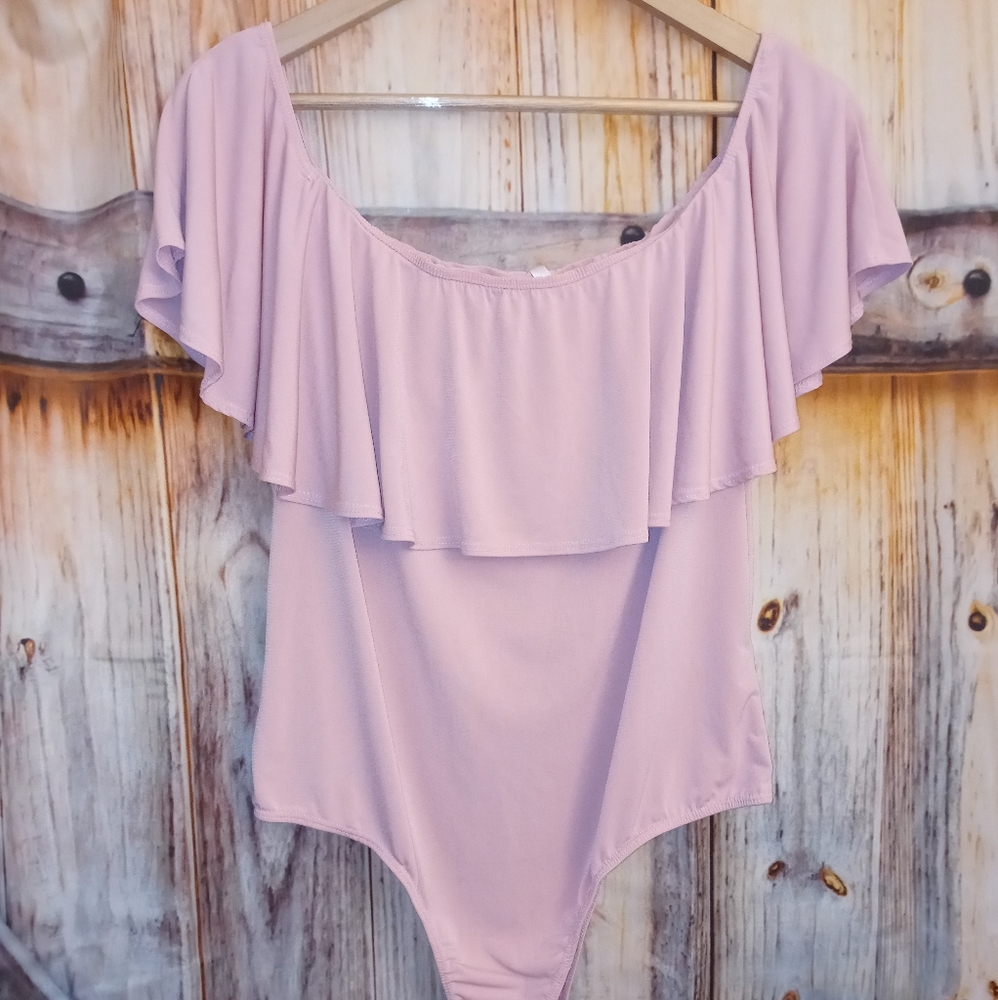 Ruffle one piece - Picture 2 of 4